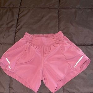 Lululemon hottie hot shorts size 2 inseam 4in